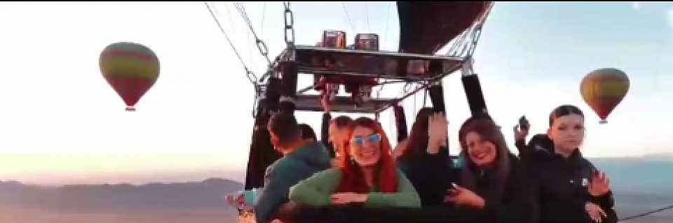 Fly high: discover the joy of hot air ballooning!