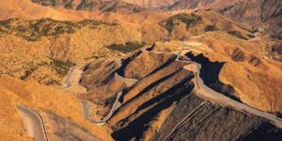DAY 1: Marrakech - Ait Benhaddou - Ouarzazate - Draa Valley - Zagora Embark on our 3-day Erg Chigaga dunes tour from Marrakech and get collected from your hotel in Marrakech towards Ouarzazate and Zagora, through the Tizi-N-Tichka mountain pass at 2260 meters in the High Atlas Mountains. From Marrakech to Ouarzazate, you will enjoy a scenic drive, beautiful landscapes with different colors, and the Berber villages along the way. Taking the road to cross the High Atlas Mountains via the Tizi n’Tichka pass towards Ait Benhaddou village, you will visit the fortified ksar with it’s beautiful Kasbahs. Ait Benhaddou has served as a natural decor for many movie producers since the 1960s. Once you reach the village, you take a walk to go to the top of the hill. The fortified town is an attractive place and served as a movie set for many famous films such as Lawrence of Arabia, Jesus of Nazareth, or even Gladiator. Eventually, we arrive in Ouarzazate to have lunch next to the famous Kasbah of Taourirt. After lunch, you carry south and cross the second pass at Tizi N’Tnifift with 1710m, through the volcanic mountains and Ait Saoun village, the former route of caravans for Sahara traders coming from “Timbuktu.” You will reach the first administrative center called “Agdez Village” that marks the Draa Valley origin, with its palm groves and kasbahs. You will continue through the lunar landscapes and the pre-Sahara routes until you get to Zagora, a small town and the native region of the Saadian dynasty that used to rule Morocco in the XVII century. Night and dinner in a local hotel.